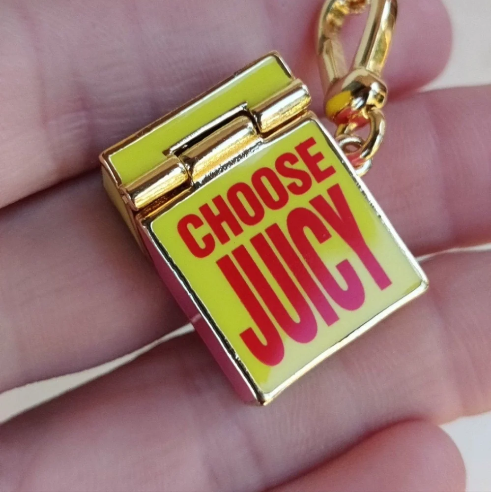 RARE Retired Juicy Couture Crayon box necklace - Picture 10 of 11